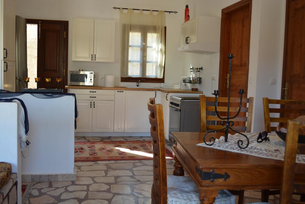 P&M House Villa Meyísti Eksteriør billede